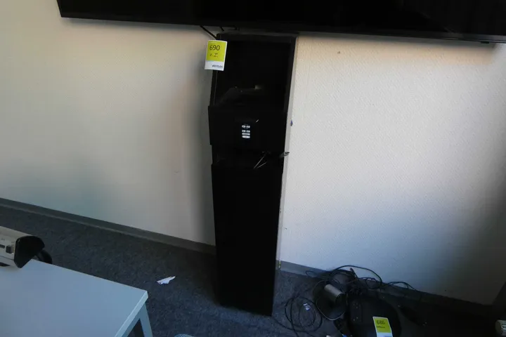 Technikschrank, ohne Inhalt